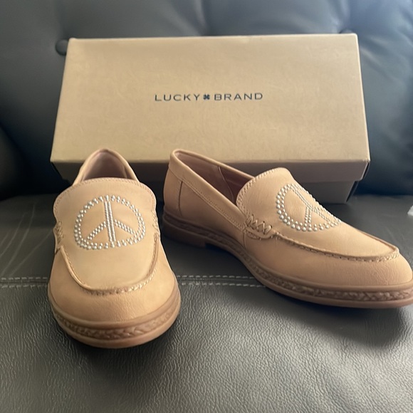 **Sold **🔥🔥brand new Lucky Loafer flats - Picture 2 of 7